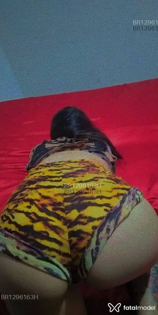 Acompanhante mulher com cabelo castanho de olhos mel - Luana Prado Acompanhante mulher com cabelo castanho de olhos mel - Luana Prado