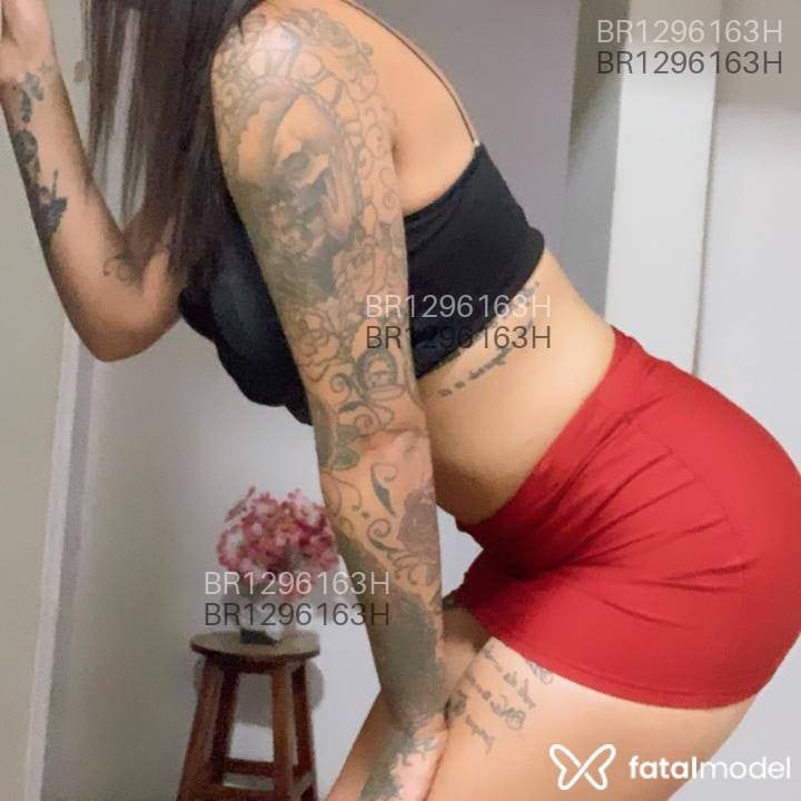 Acompanhante mulher com cabelo castanho de olhos mel - Luana Prado Acompanhante mulher com cabelo castanho de olhos mel - Luana Prado
