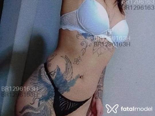 Acompanhante mulher com cabelo castanho de olhos mel - Luana Prado Acompanhante mulher com cabelo castanho de olhos mel - Luana Prado