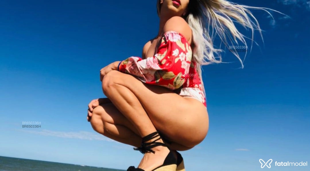 Acompanhante travesti loira (o) de olhos castanhos em Colatina - Vivi Nomar