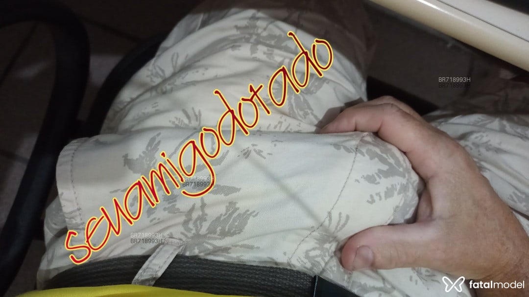Acompanhante homem com cabelo castanho de olhos castanhos em Tubarão - SEUAMIGODOTADO