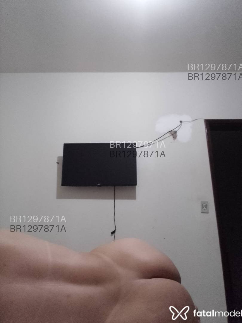 Acompanhante mulher com cabelo castanho de olhos castanhos - RAISSA