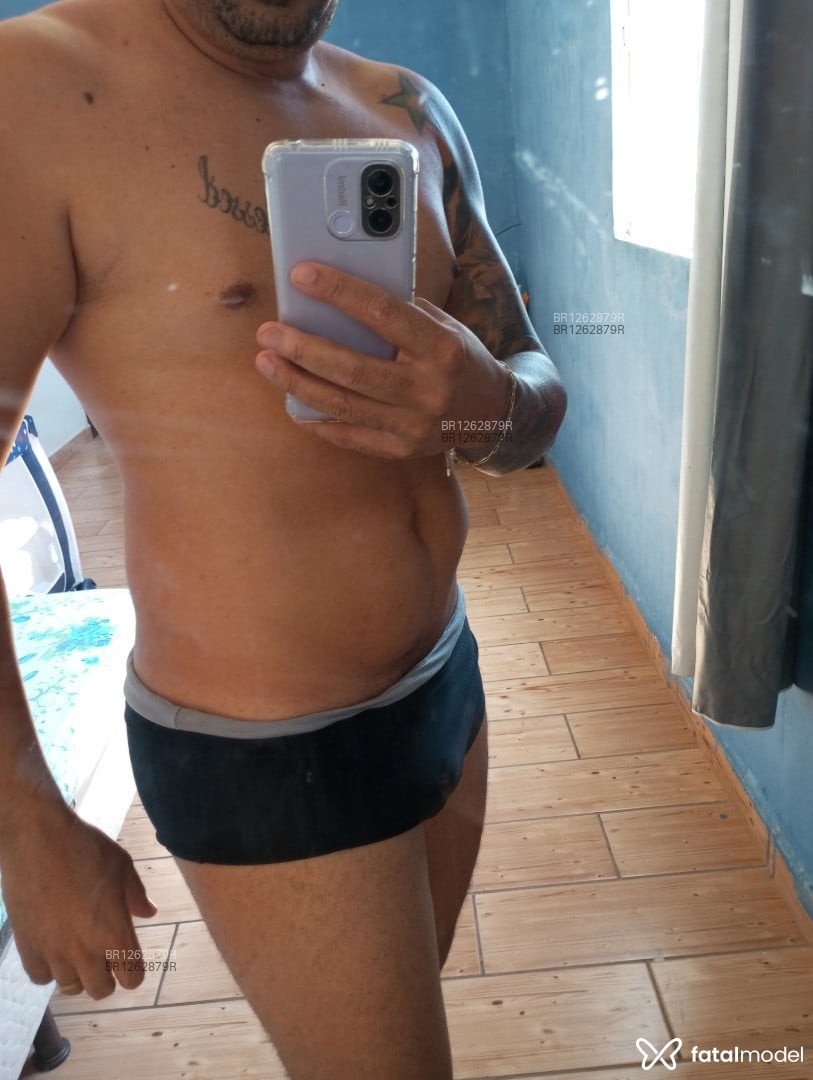 Acompanhante homem morena (o) de olhos castanhos em Três Marias Acompanhante homem morena (o) de olhos castanhos em Três Marias - Binho Dias