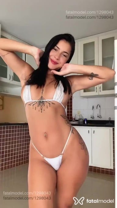 Acompanhante mulher com cabelo castanho de olhos castanhos em Ribeirão Preto - Milena
