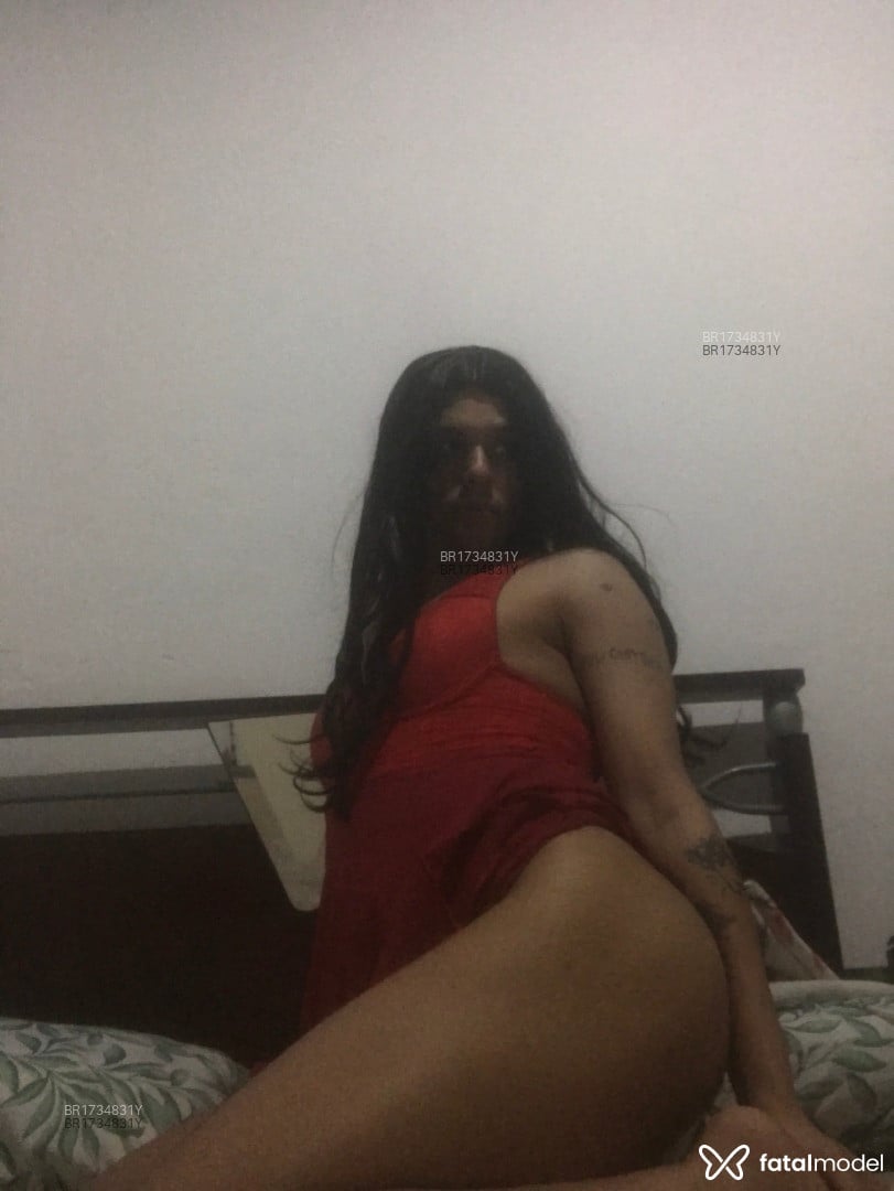 Acompanhante não-binário com cabelo castanho de olhos castanhos em Nova Iguaçu - Maísa