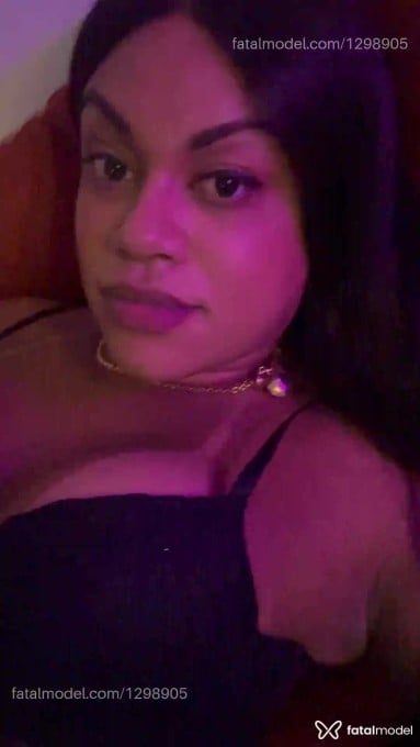 Acompanhante travesti loira (o) de olhos castanhos em Poços de Caldas Acompanhante travesti loira (o) de olhos castanhos em Poços de Caldas - Nicole