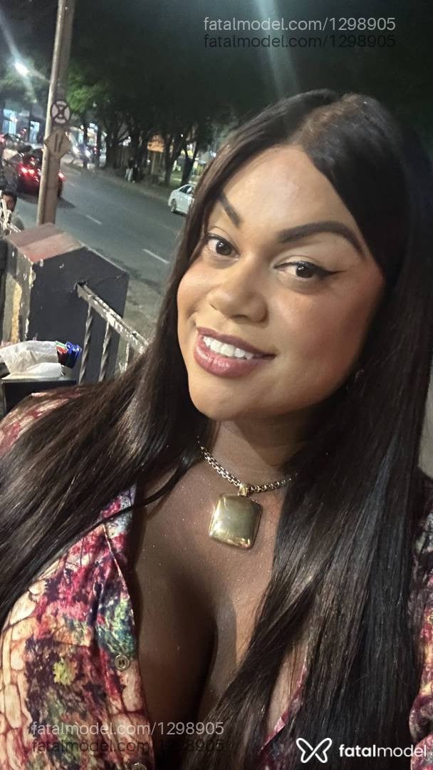 Acompanhante travesti loira (o) de olhos castanhos - Nicole