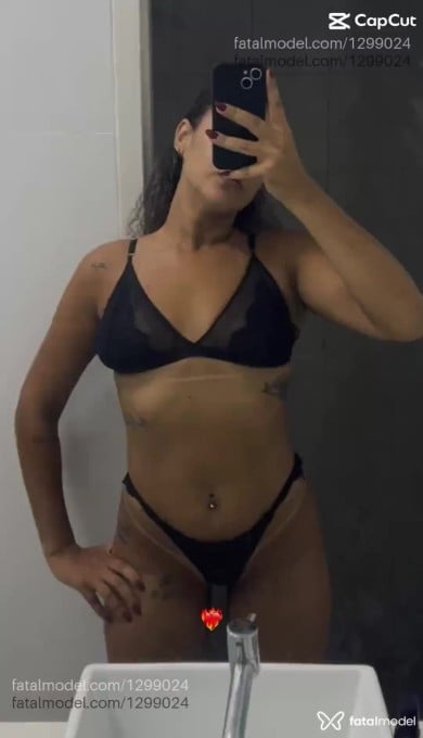 Acompanhante mulher loira (o) de olhos castanhos em Aracruz Acompanhante mulher loira (o) de olhos castanhos em Aracruz - Larah Luizy