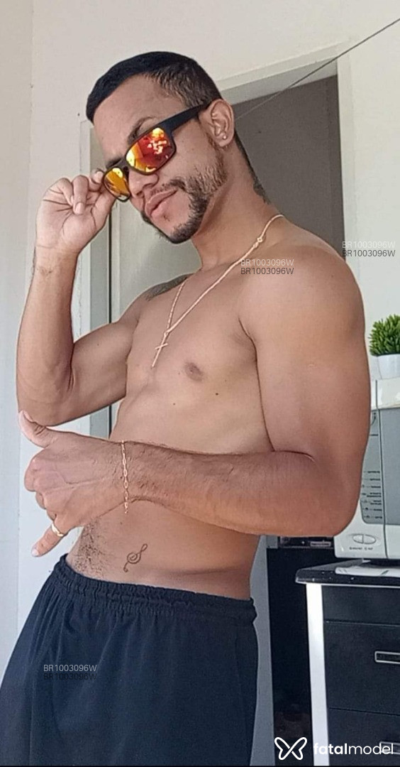 Acompanhante homem morena (o) de olhos castanhos em São José - Apollo luz