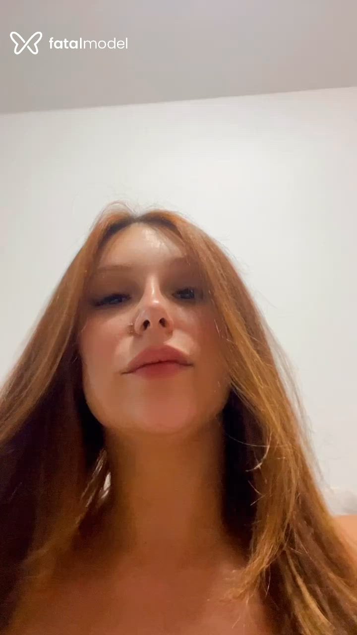 Acompanhante mulher ruiva (o) de olhos castanhos - Ariel Ferraz Acompanhante mulher ruiva (o) de olhos castanhos - Ariel Ferraz