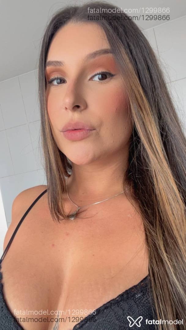 Acompanhante mulher com cabelo castanho de olhos castanhos em Uberlândia Acompanhante mulher com cabelo castanho de olhos castanhos em Uberlândia - Gaby Guimarães