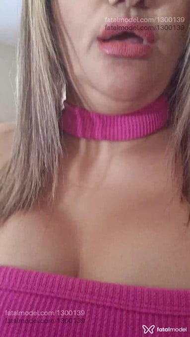 Acompanhante mulher loira (o) de olhos mel em Amparo - Cameron Brasil