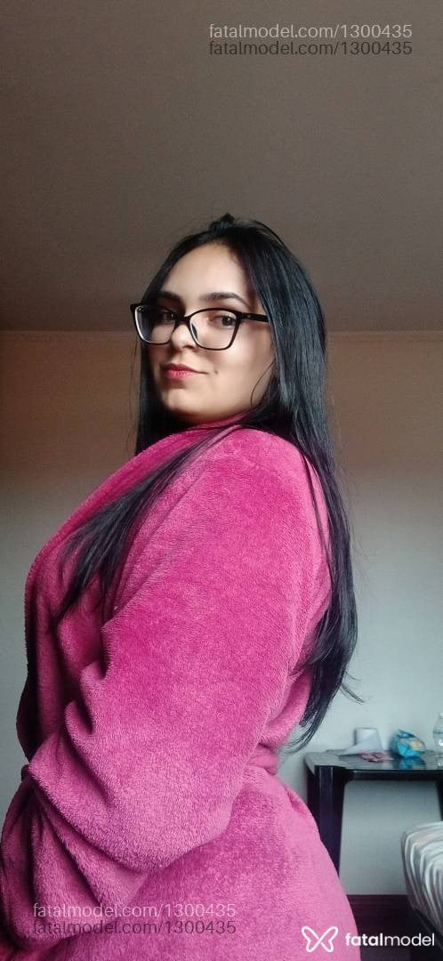 Acompanhante mulher morena (o) de olhos castanhos - Larissa