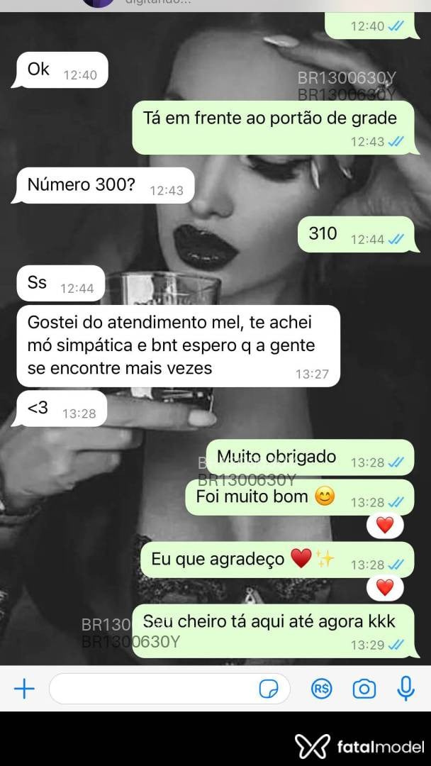 Acompanhante mulher com cabelo castanho de olhos castanhos em Patos de Minas - Morena mel