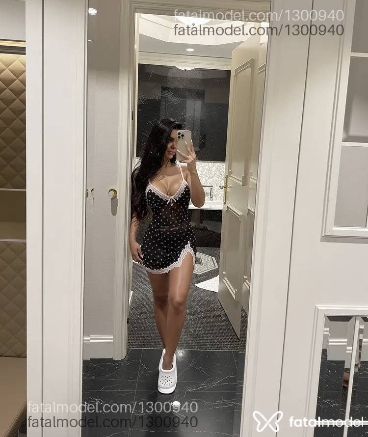Acompanhante mulher com cabelo castanho de olhos castanhos em Castro - LUIZA BACH