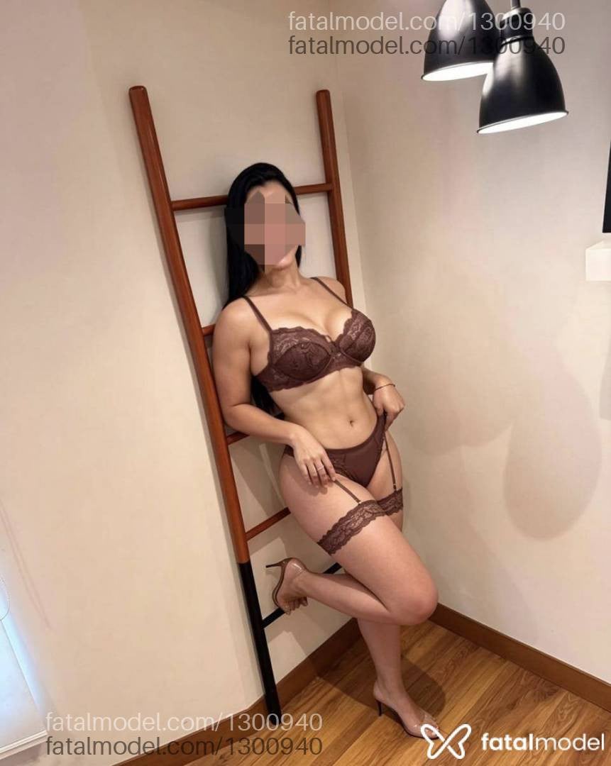 Acompanhante mulher com cabelo castanho de olhos castanhos em Paranavaí - LUIZA BACH