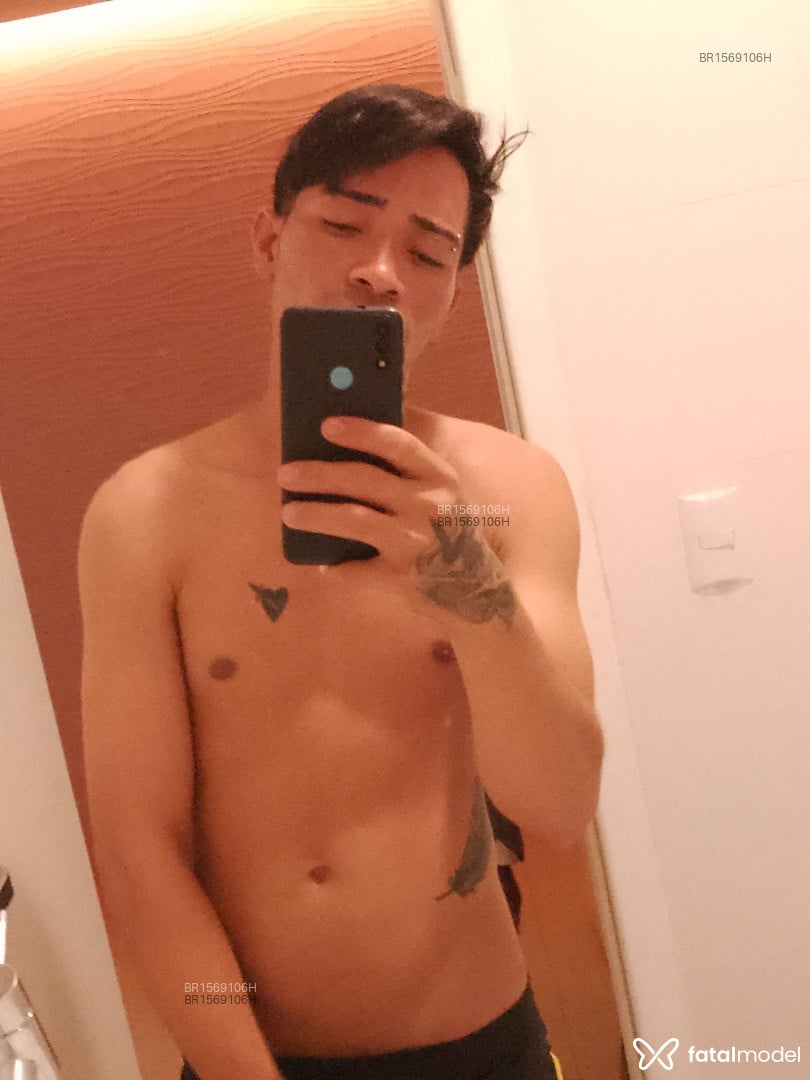 Acompanhante homem morena (o) de olhos pretos - Jhon Souza Acompanhante homem morena (o) de olhos pretos - Jhon Souza