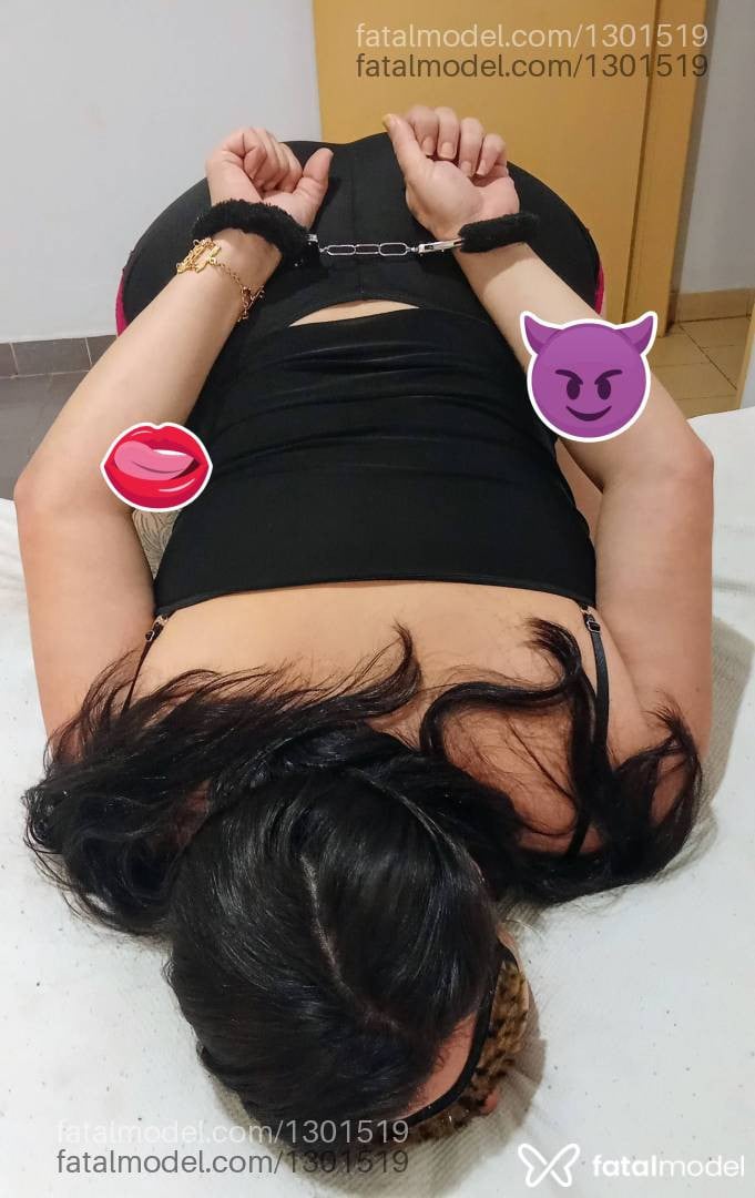 Acompanhante mulher com cabelo castanho de olhos mel em Caldas Novas - Elisa Sanches