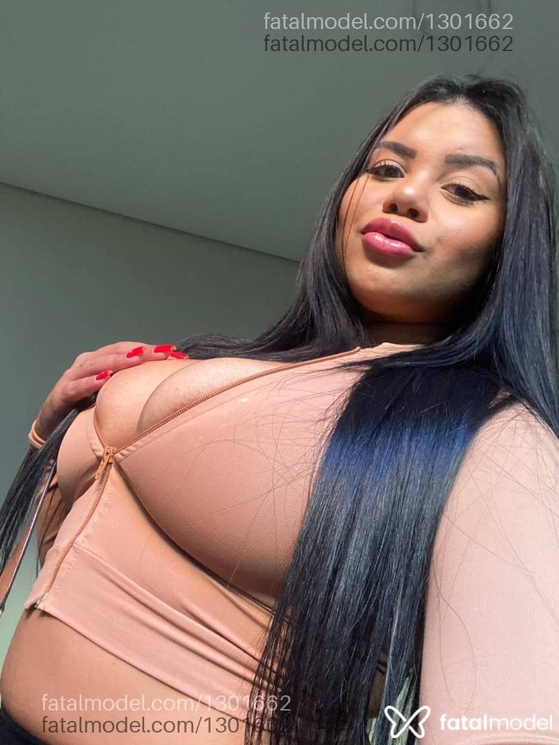 Acompanhante mulher com cabelo castanho de olhos castanhos - Geise