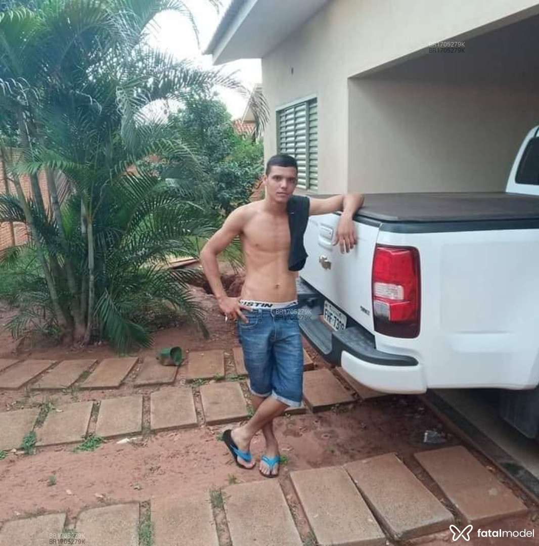 Acompanhante homem morena (o) de olhos castanhos em São José do Rio Preto - Felix batista