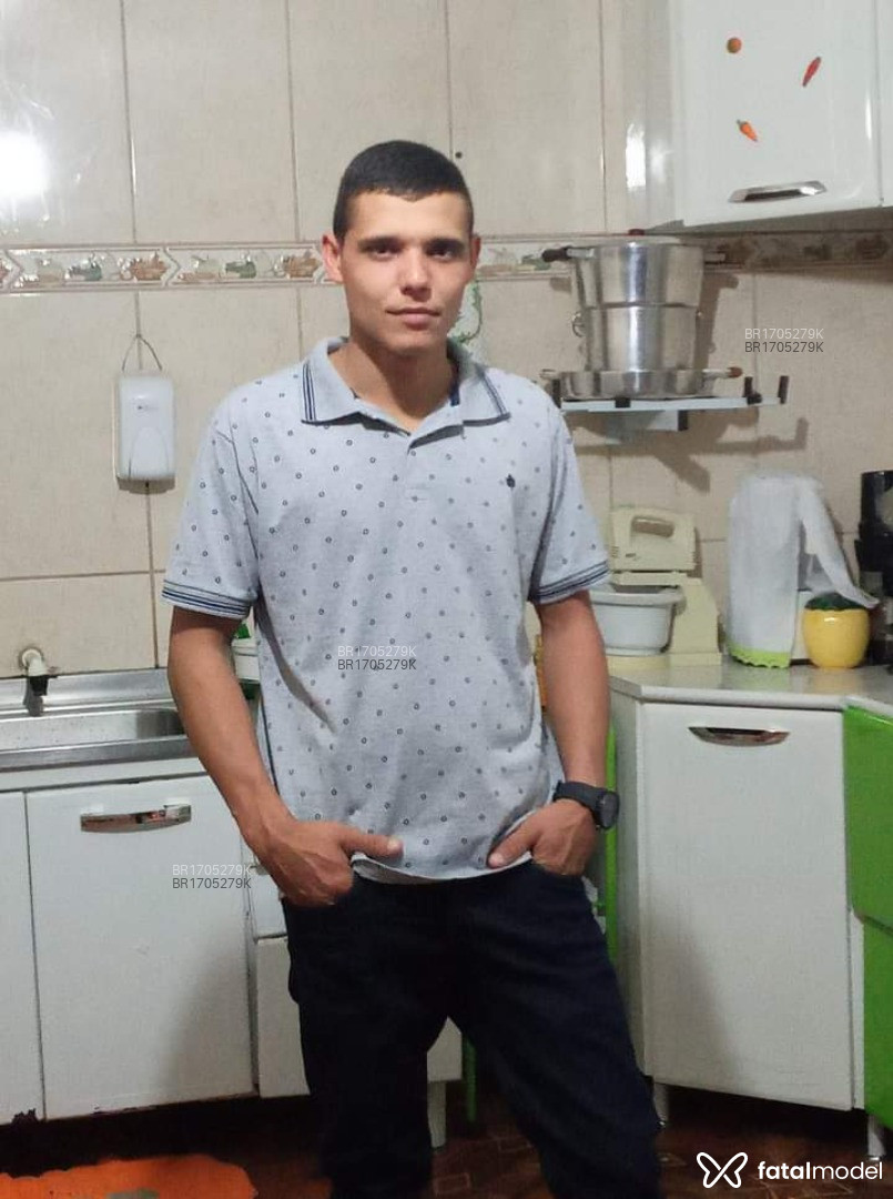 Acompanhante homem morena (o) de olhos castanhos em São José do Rio Preto - Felix batista
