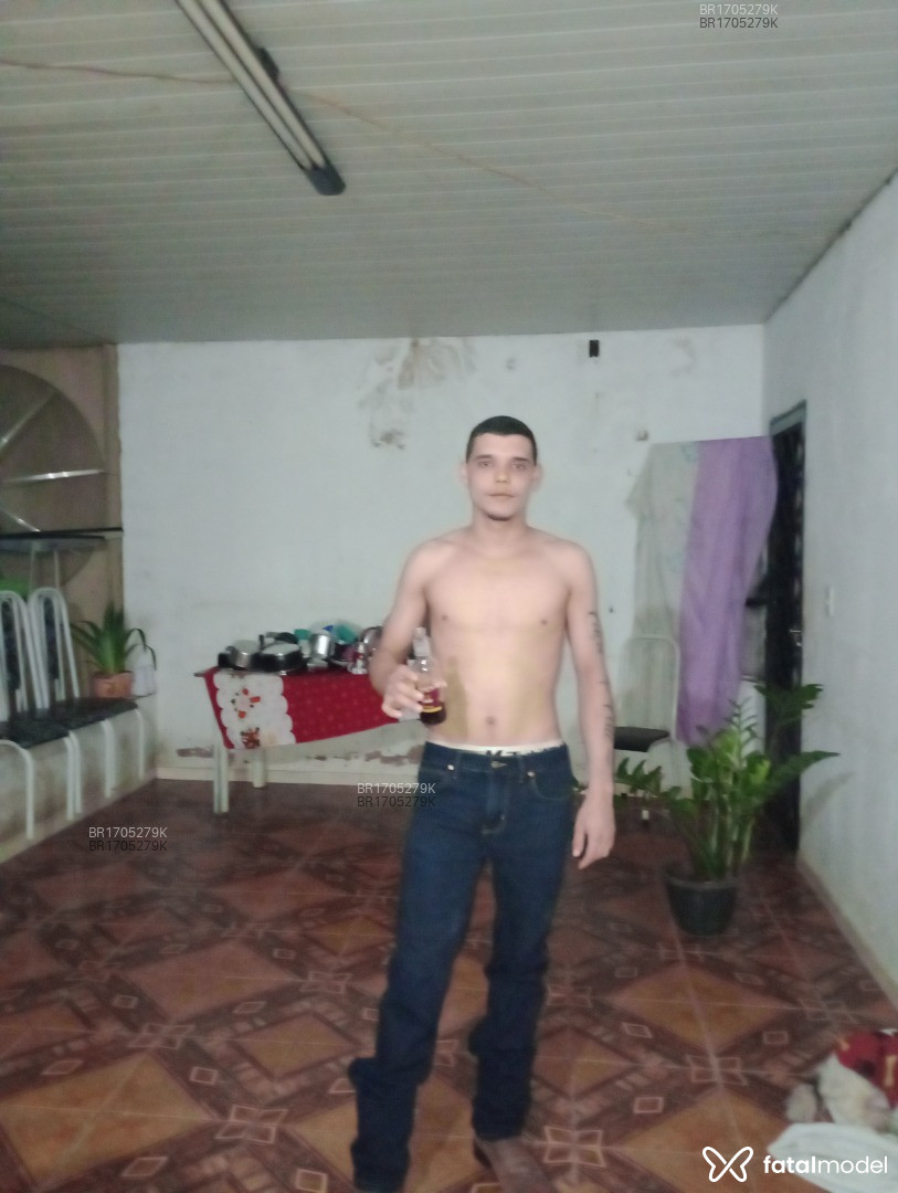 Acompanhante homem morena (o) de olhos castanhos em São José do Rio Preto - Felix batista