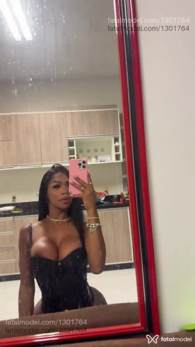 Acompanhante mulher trans morena (o) de olhos castanhos em Blumenau - Penelope Official