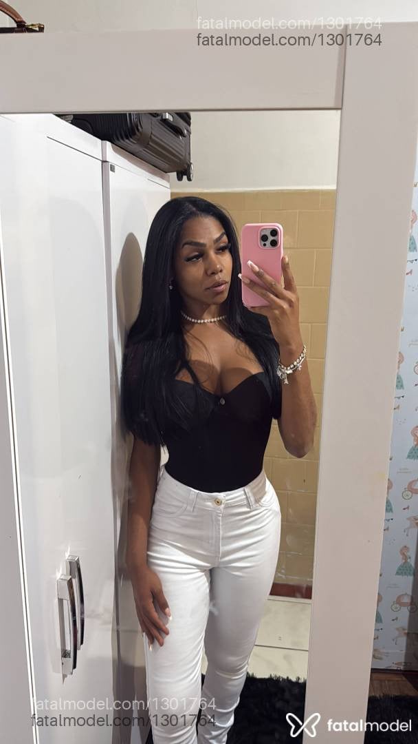 Acompanhante mulher trans morena (o) de olhos castanhos em Blumenau - Penelope Official