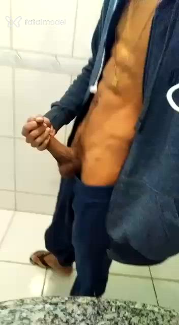 Acompanhante homem morena (o) de olhos castanhos - Grande Caio