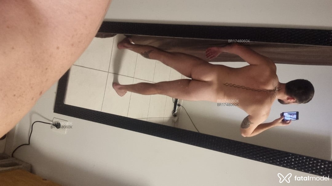 Acompanhante homem loira (o) de olhos verdes em Blumenau - Daniel