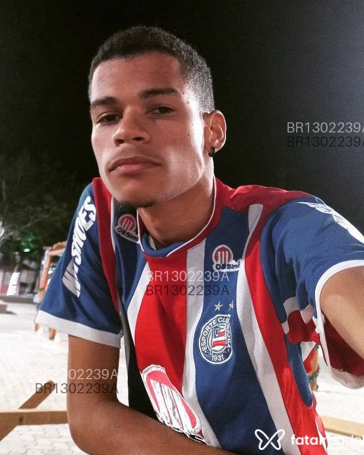 Acompanhante homem com cabelo castanho de olhos pretos em Santo Antônio de Jesus Acompanhante homem com cabelo castanho de olhos pretos em Santo Antônio de Jesus - Moren
