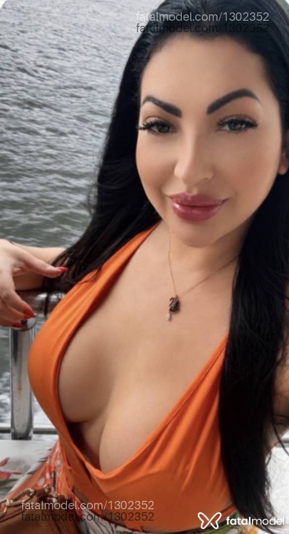 Acompanhante mulher morena (o) de olhos verdes em Guaratuba - Bruna