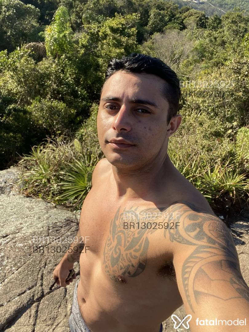 Acompanhante homem morena (o) de olhos castanhos em Florianópolis - Henrique
