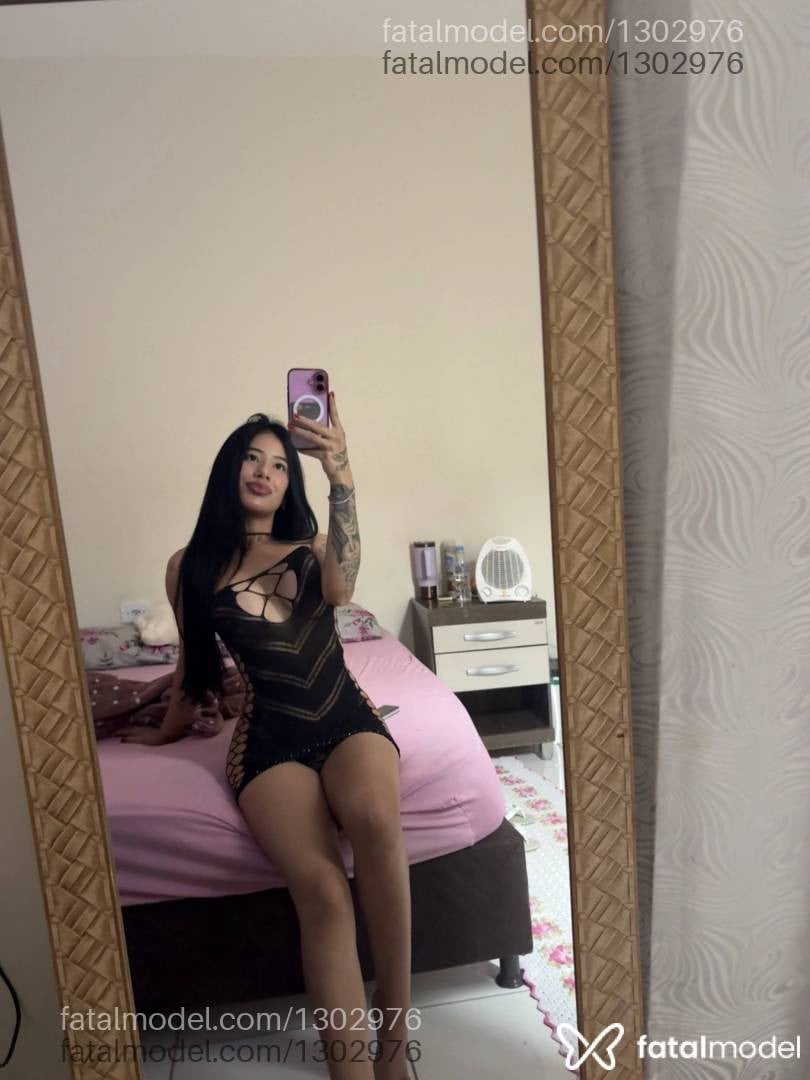 Acompanhante mulher morena (o) de olhos pretos - Júlia Awada