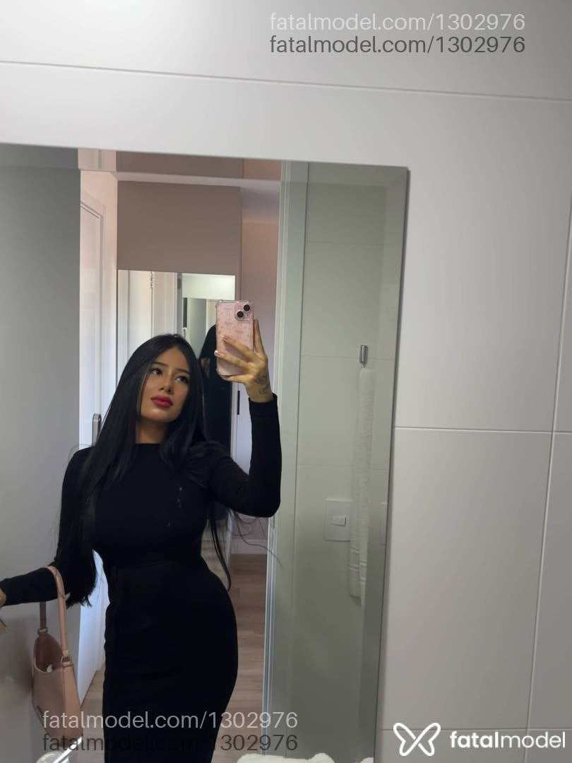Acompanhante mulher morena (o) de olhos pretos - Júlia Awada