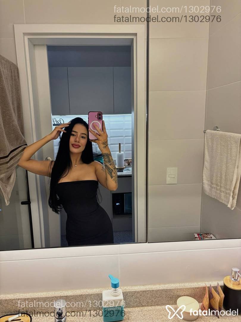 Acompanhante mulher morena (o) de olhos pretos - Júlia Awada
