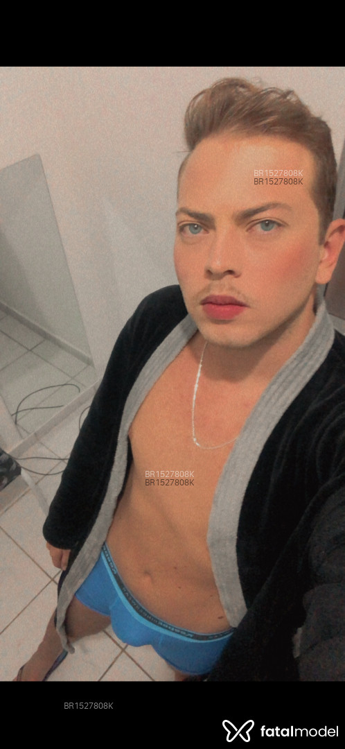 Acompanhante homem loira (o) de olhos azuis em Virtual Acompanhante homem loira (o) de olhos azuis em Virtual - Jhone Oliveira