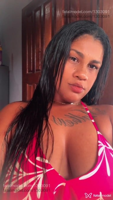 Acompanhante mulher morena (o) de olhos pretos em Armação dos Búzios - Mirella
