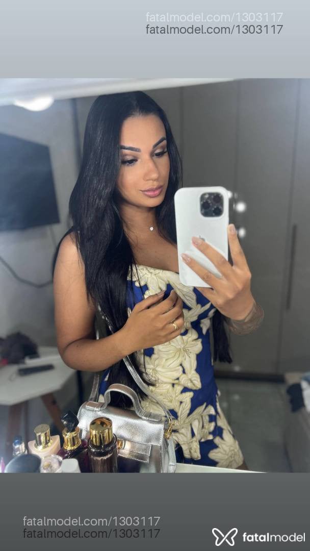 Acompanhante mulher morena (o) de olhos castanhos - MARQUEZINEE