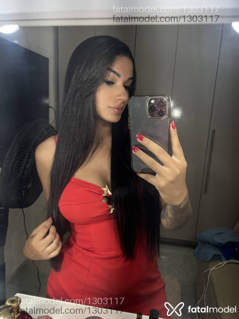 Acompanhante mulher morena (o) de olhos castanhos - MARQUEZINEE