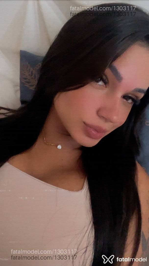 Acompanhante mulher morena (o) de olhos castanhos - MARQUEZINEE