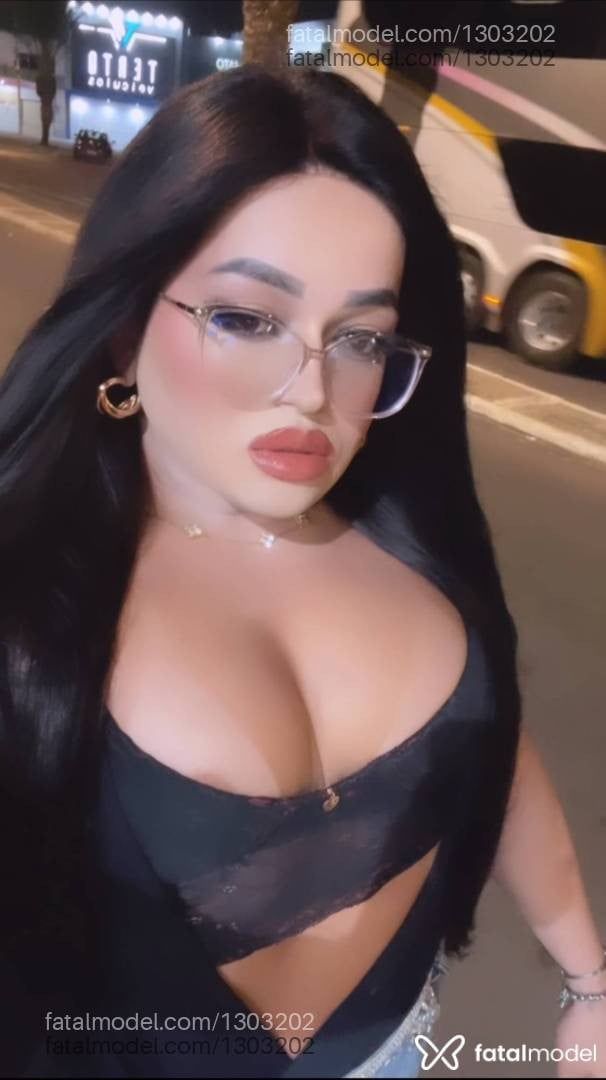 Acompanhante mulher trans com cabelo castanho de olhos castanhos em Petrolina - Raissa