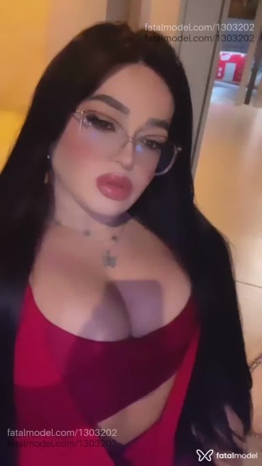Acompanhante mulher trans com cabelo castanho de olhos castanhos em Petrolina - Raissa