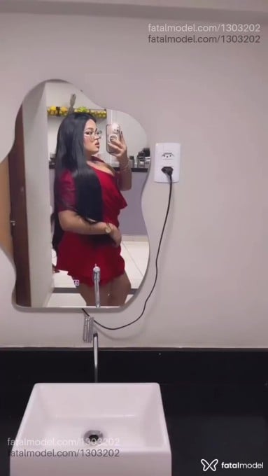Acompanhante mulher trans com cabelo castanho de olhos castanhos em Petrolina - Raissa