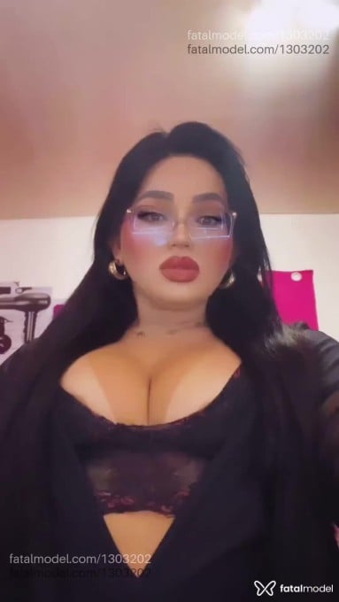Acompanhante mulher trans com cabelo castanho de olhos castanhos em Petrolina - Raissa