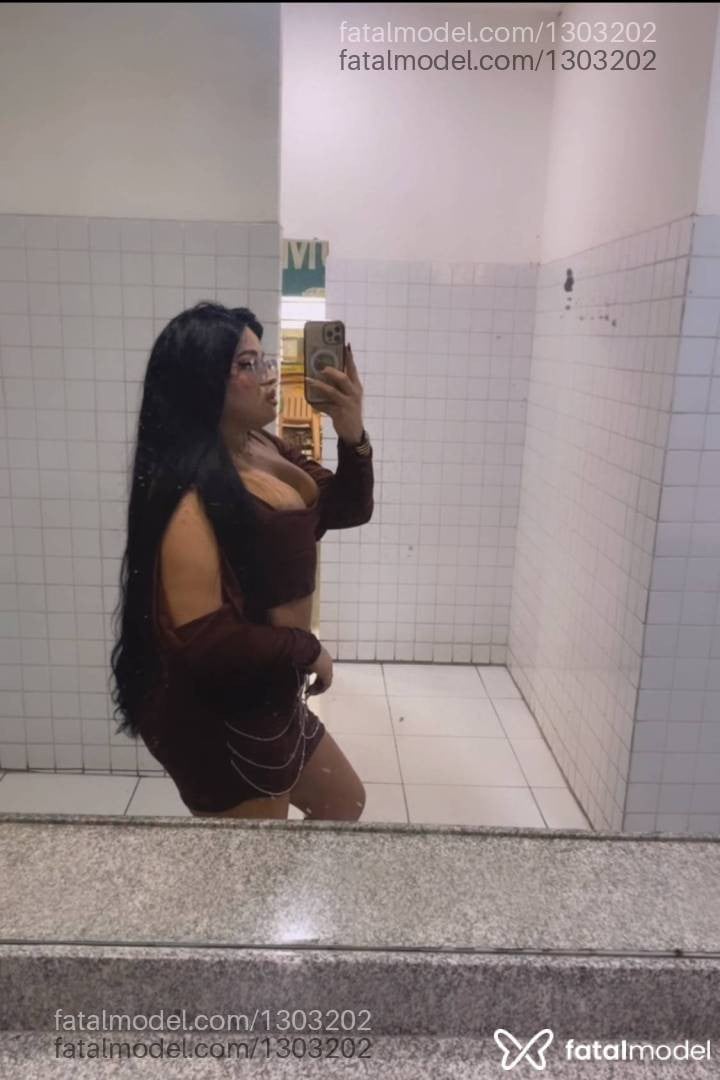 Acompanhante mulher trans com cabelo castanho de olhos castanhos em Petrolina Acompanhante mulher trans com cabelo castanho de olhos castanhos em Petrolina - Raissa