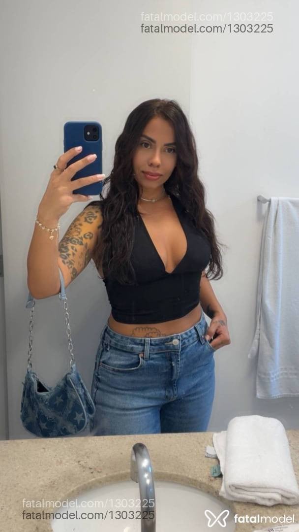 Acompanhante mulher com cabelo castanho de olhos castanhos em São Paulo - Rebeca Duarte