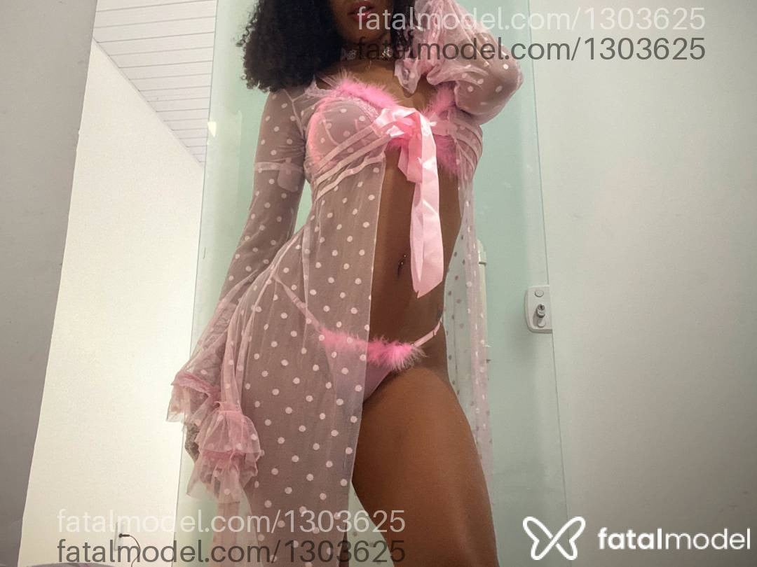 Acompanhante mulher morena (o) de olhos pretos - Alice Cardoso