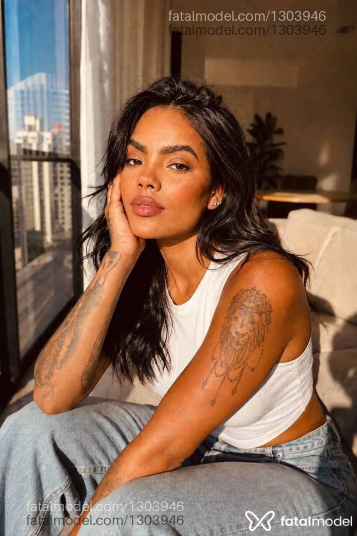 Acompanhante mulher morena (o) de olhos pretos - Mary Dias