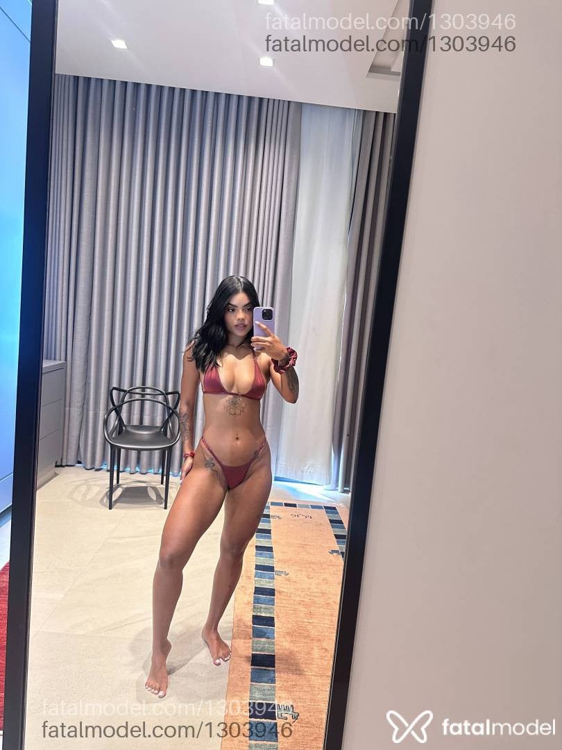 Acompanhante mulher morena (o) de olhos pretos - Mary Dias
